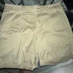 NWT GEORGE Shorts
